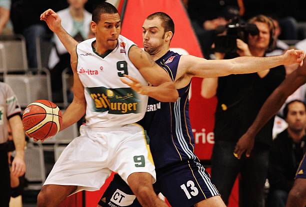 在与阿森纳 在与阿森纳